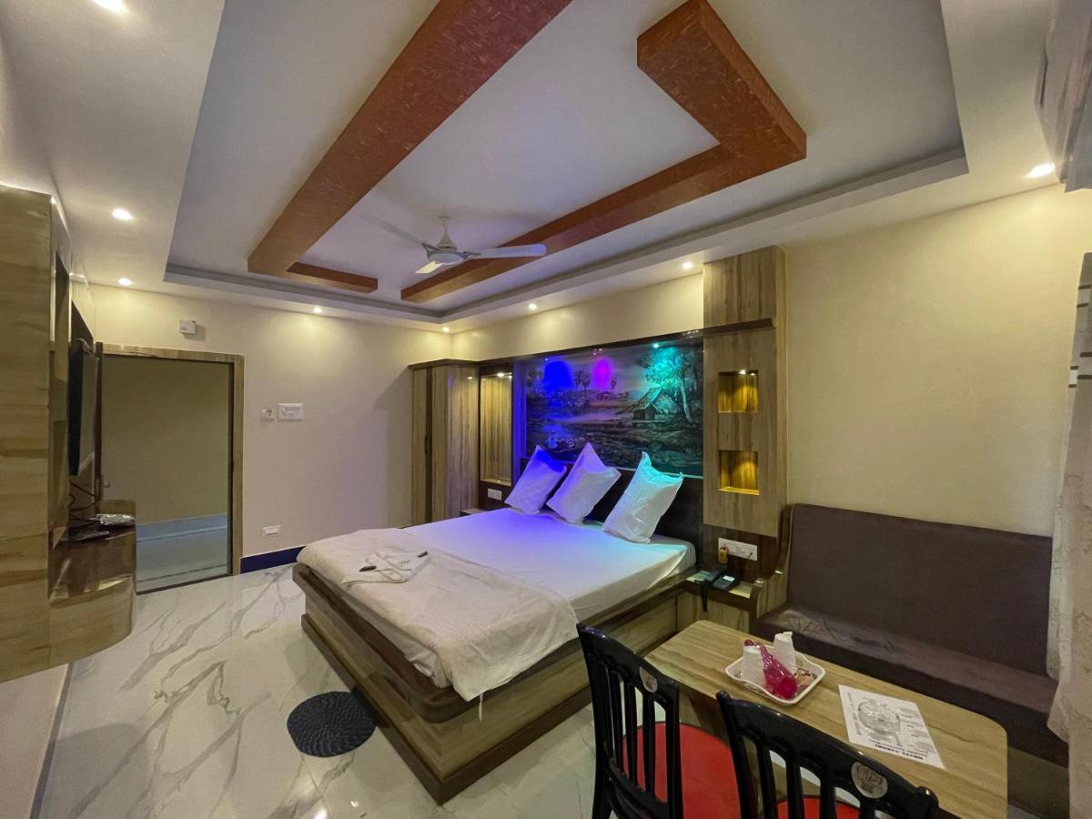 Hotel Aarohi Tarapith Kültér fotó
